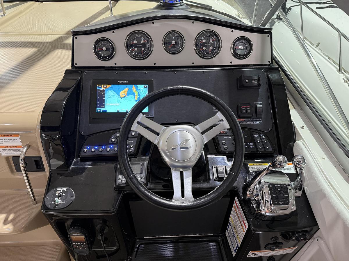 Used 2017 Sea Ray 330 Sundancer