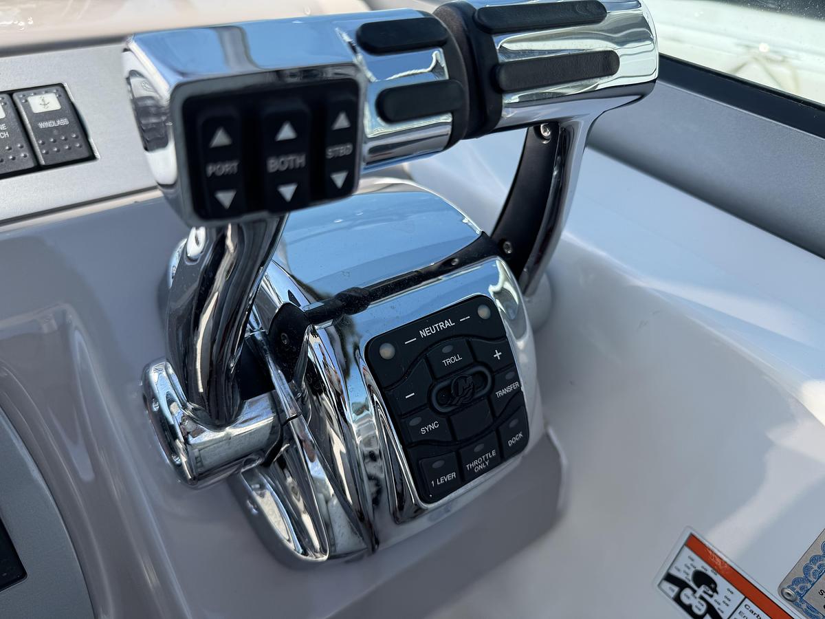 Used 2009 Chaparral 350 Signature