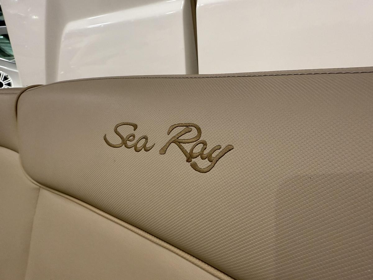 Used 2017 Sea Ray 330 Sundancer