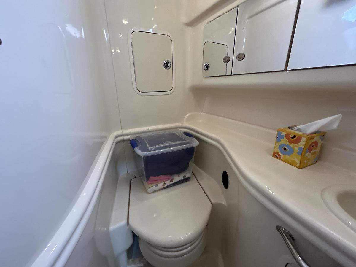 Used 2005 Sea Ray 320 Sundancer