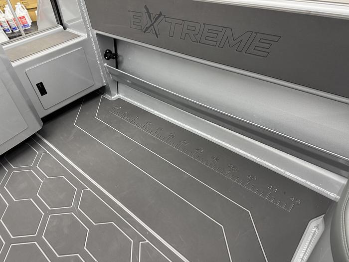 2025 Extreme Boats  696 Game King