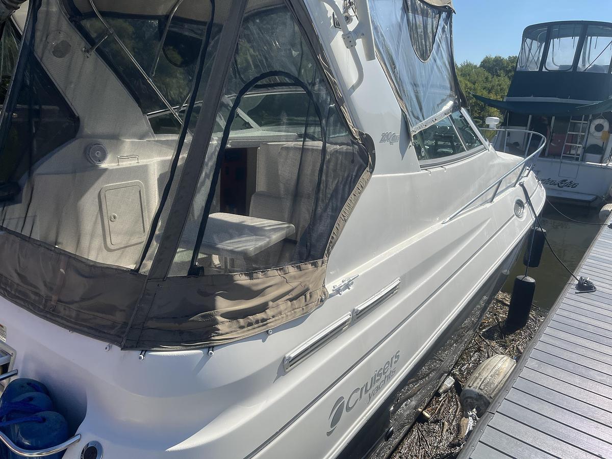 Used 2007 Cruisers Yachts 280 CXI