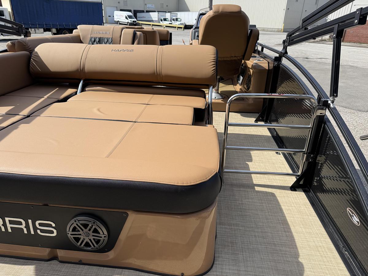 Used 2022 Harris  230 Solstice