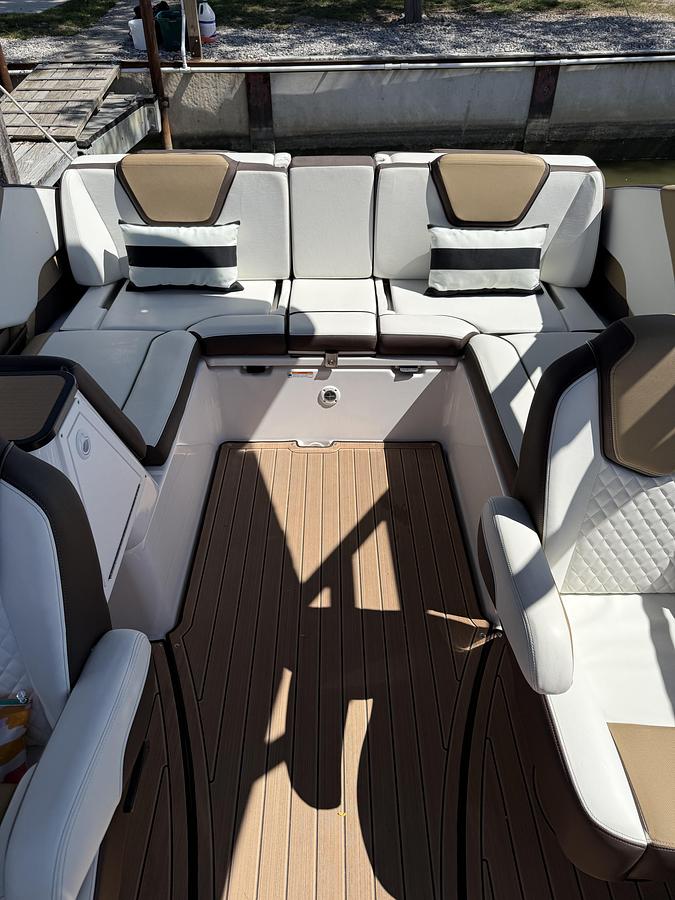 Used 2023 Yamaha 252 SD