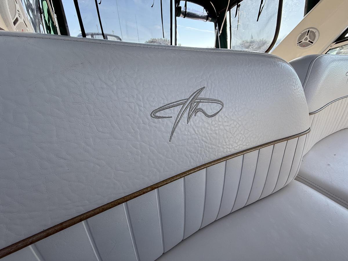 Used 2000 Monterey 322 Cruiser