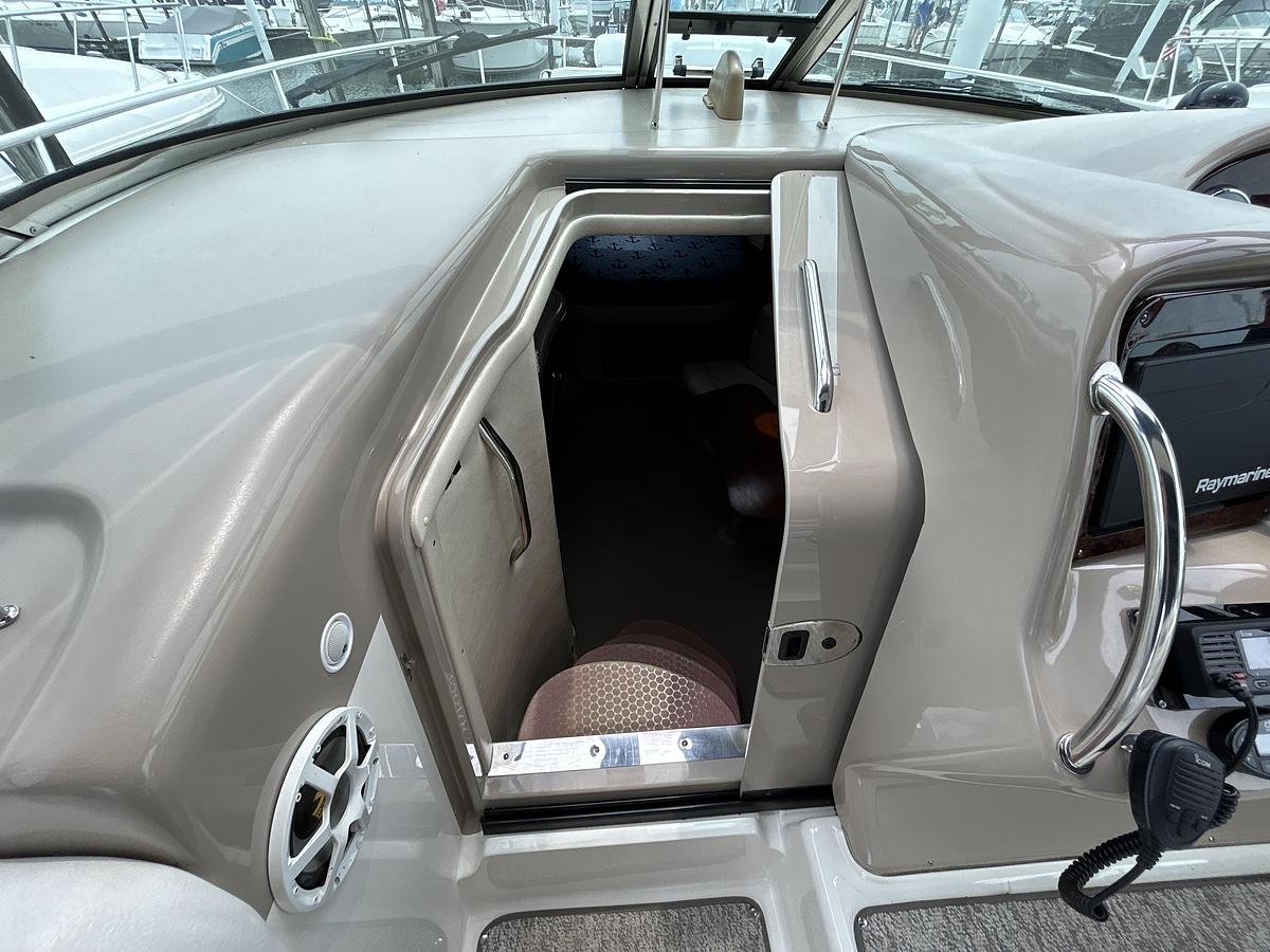 Used 2005 Sea Ray 320 Sundancer