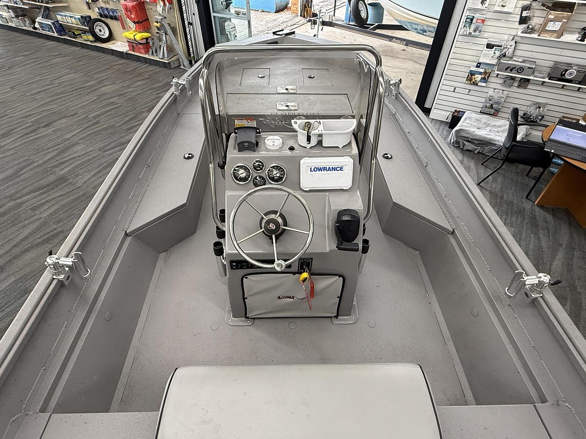 Used 2020 Alumacraft 20 Bay