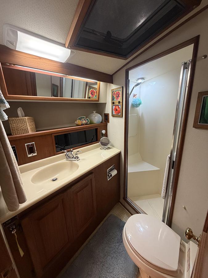 Used 1986 Viking 48 Motor Yacht