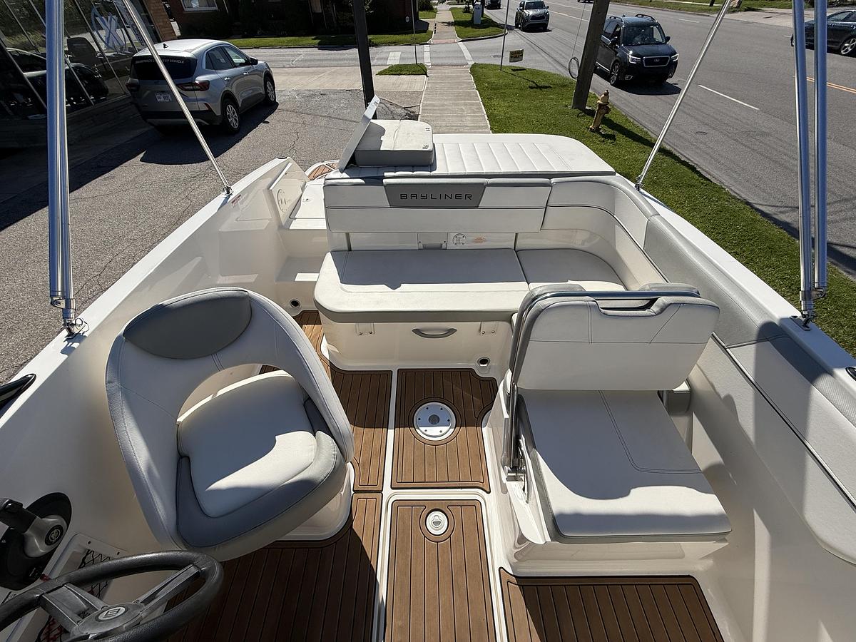 Used 2016 Bayliner VR5