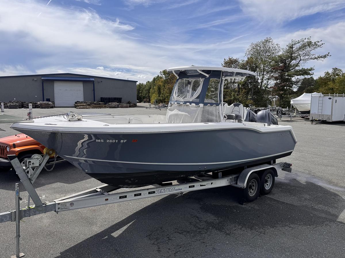 Used 2015 Tidewater 252 Center Console Adventure