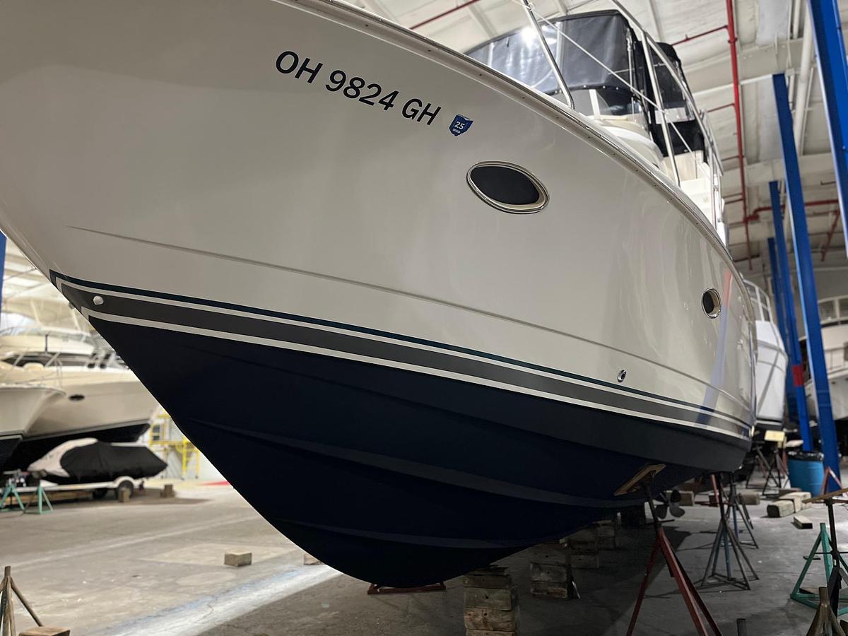 Used 1998  Silverton 352 Motor Yacht