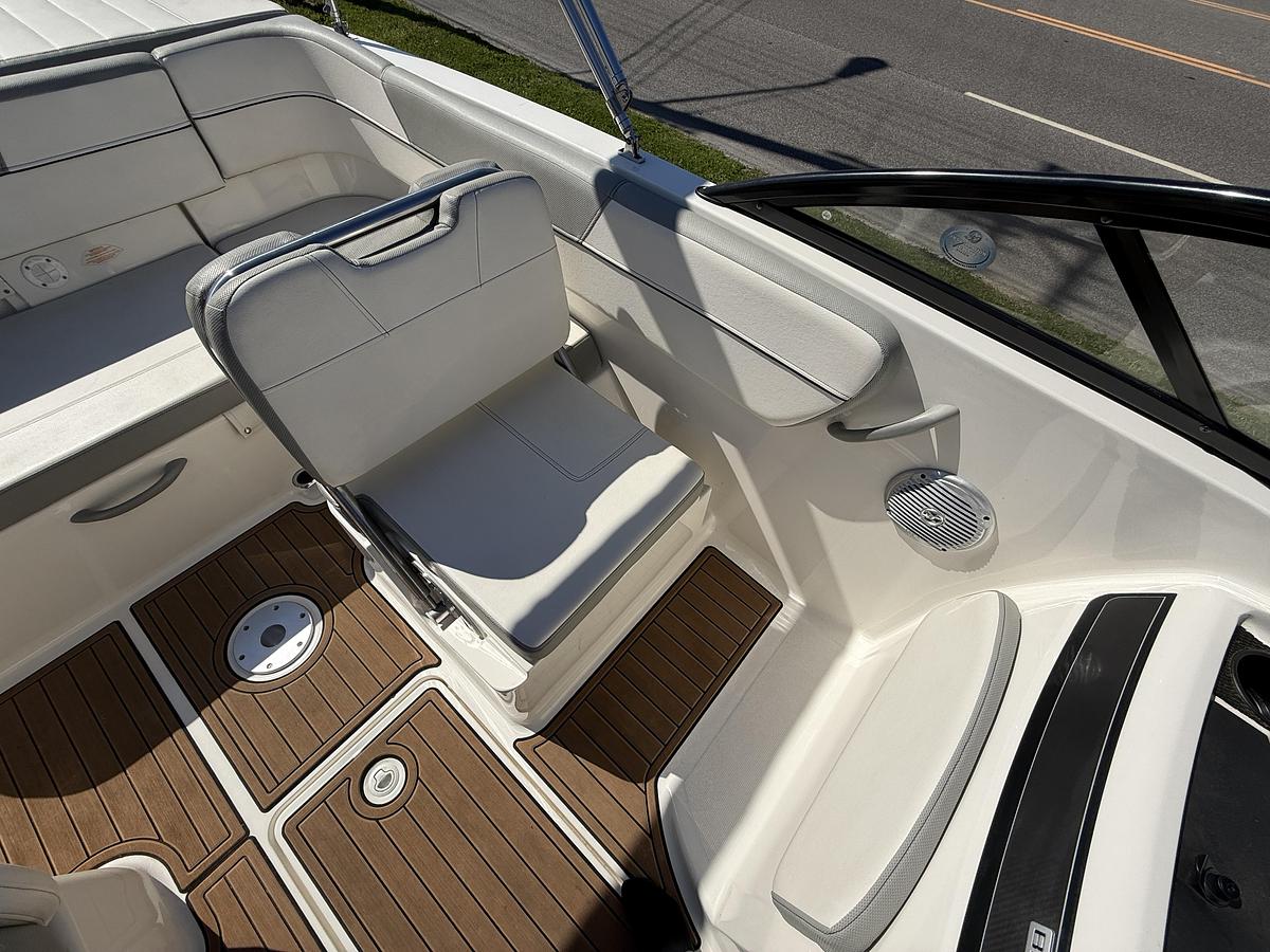 Used 2016 Bayliner VR5
