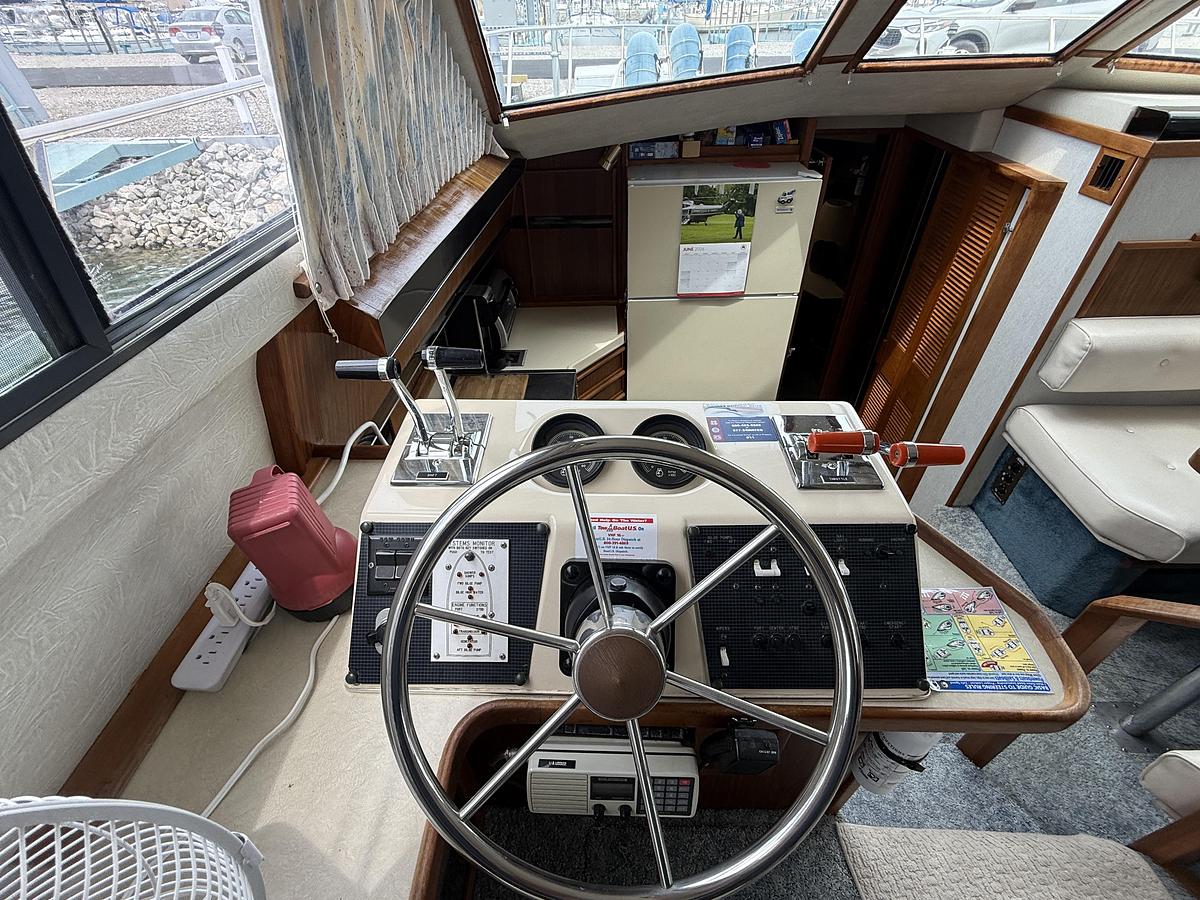 Used 1986 Sea Ray 410 Sundancer
