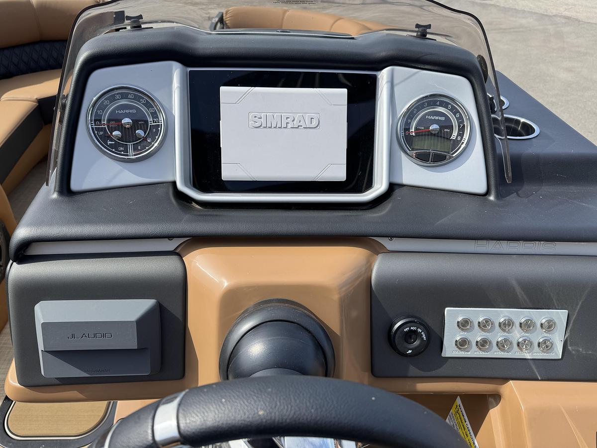 Used 2022 Harris  230 Solstice