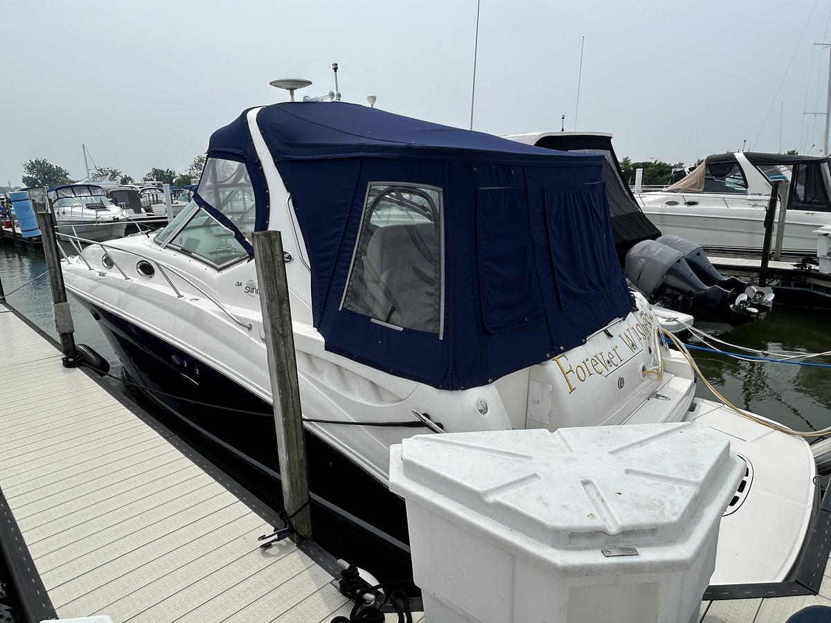 Used 2005 Sea Ray 320 Sundancer
