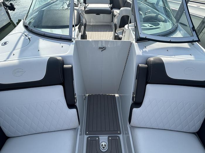 Used 2022 Crownline E285