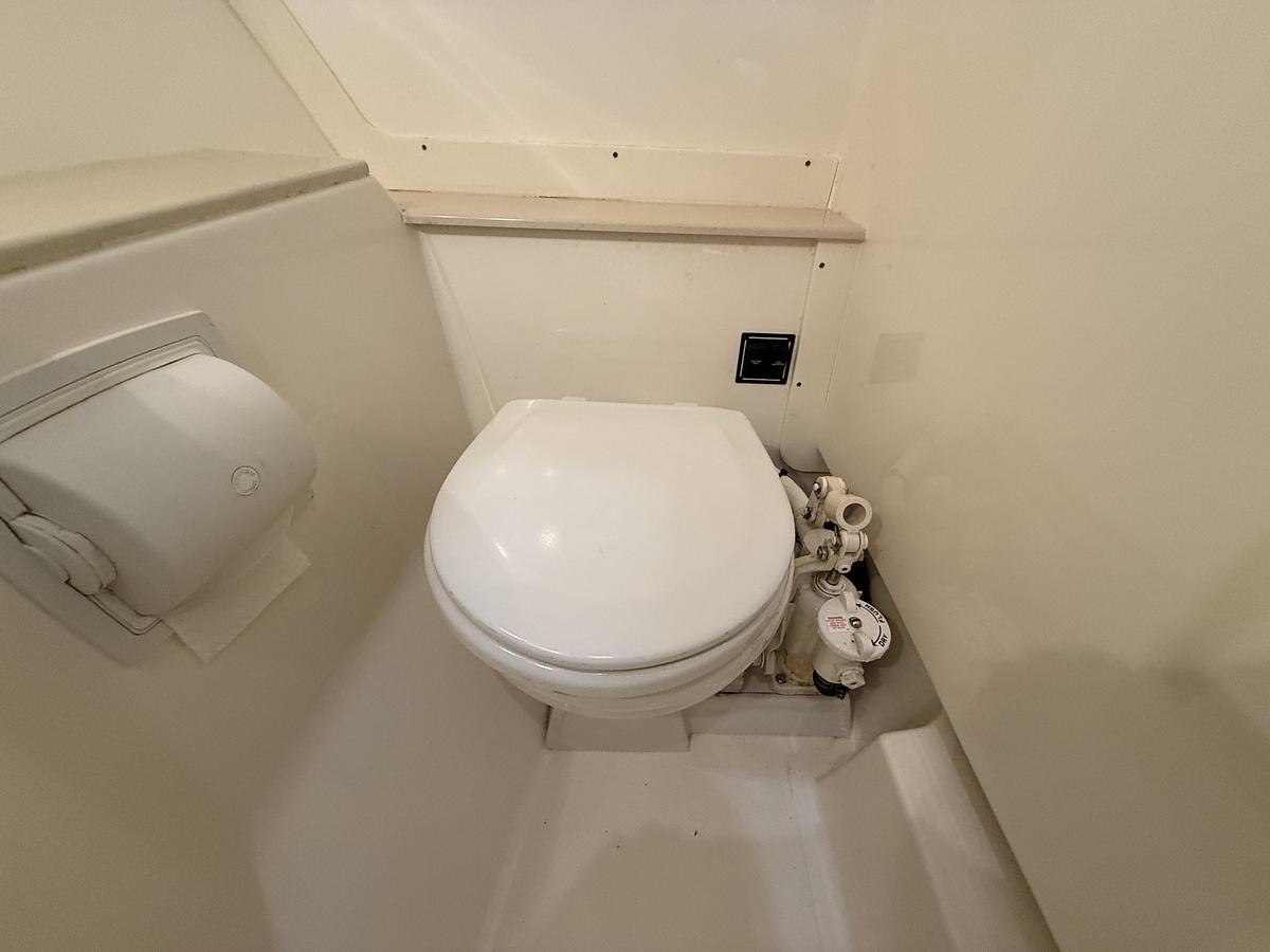 Used 2014 Pursuit 265 DC