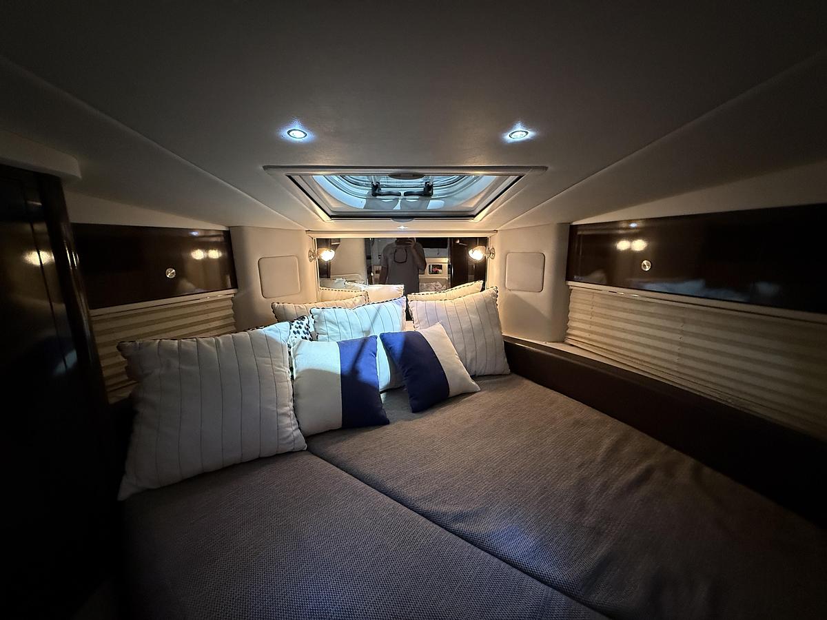 Used 2017 Sea Ray 330 Sundancer