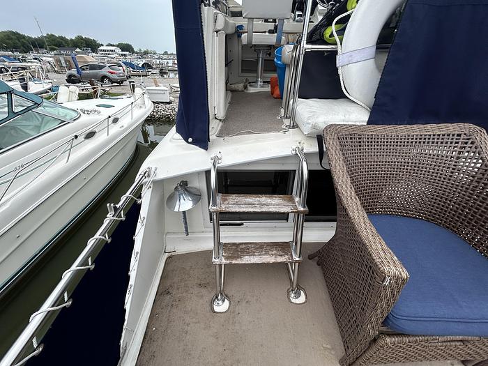 Used 1990 Silverton  40 Motor Yacht