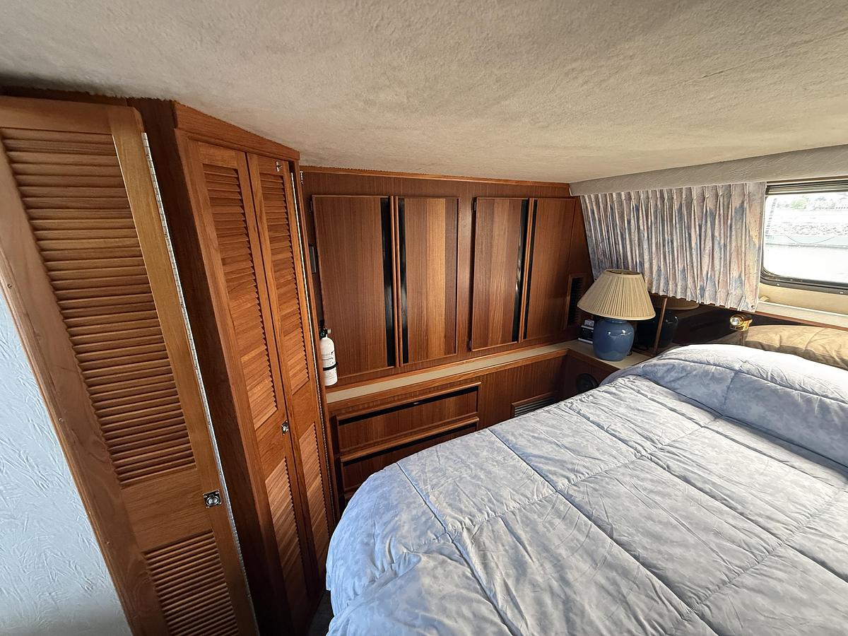 Used 1986 Sea Ray 410 Sundancer