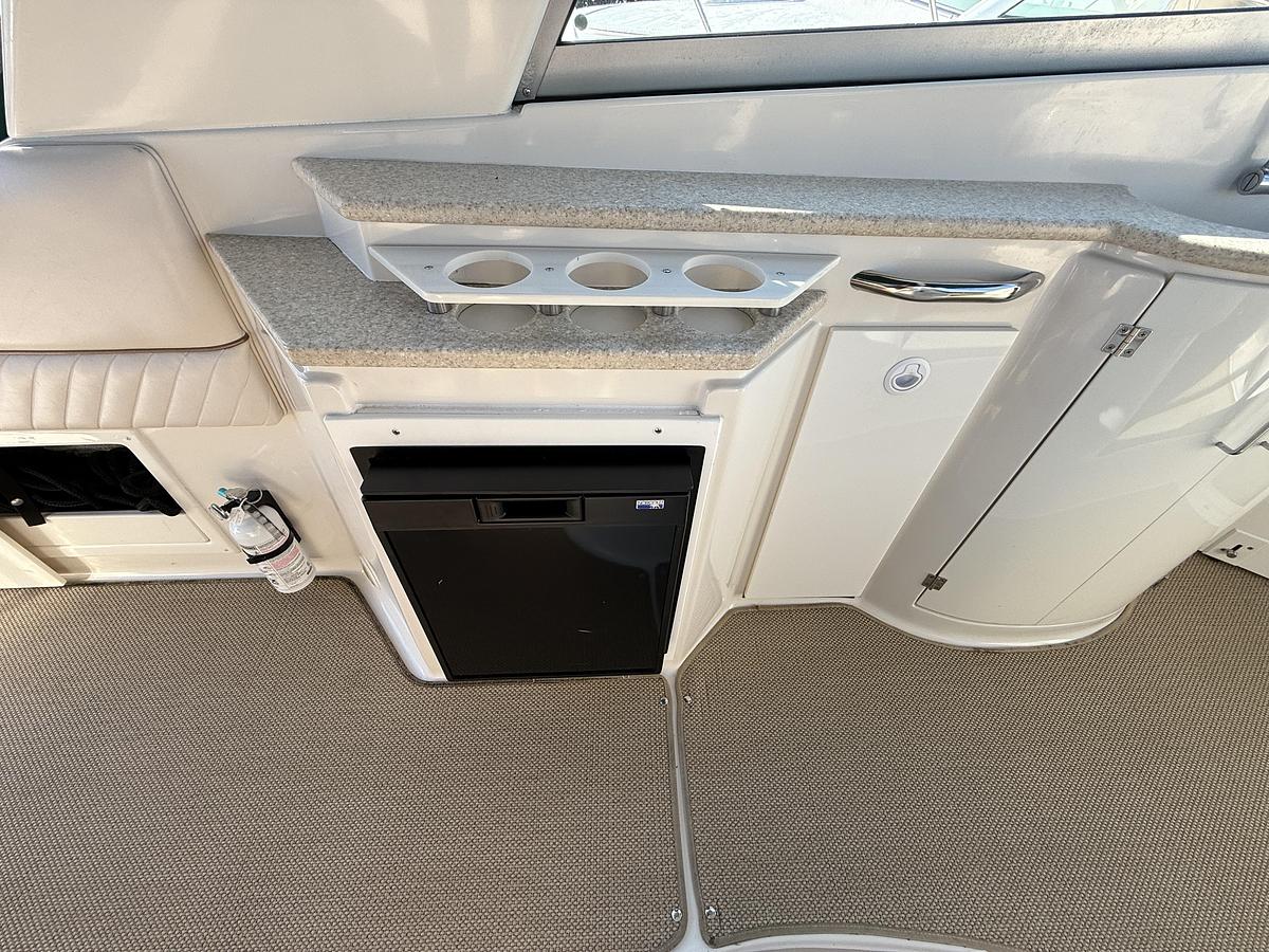 Used 2000 Monterey 322 Cruiser