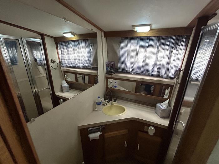 Used 1990 Silverton  40 Motor Yacht