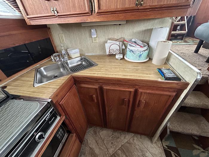 Used 1986 Marinette 39' Double Cabin