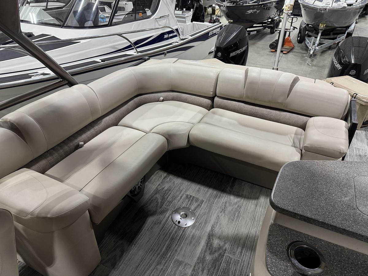 Used 2022 Avalon 2785 Catalina Platinum Cruiser
