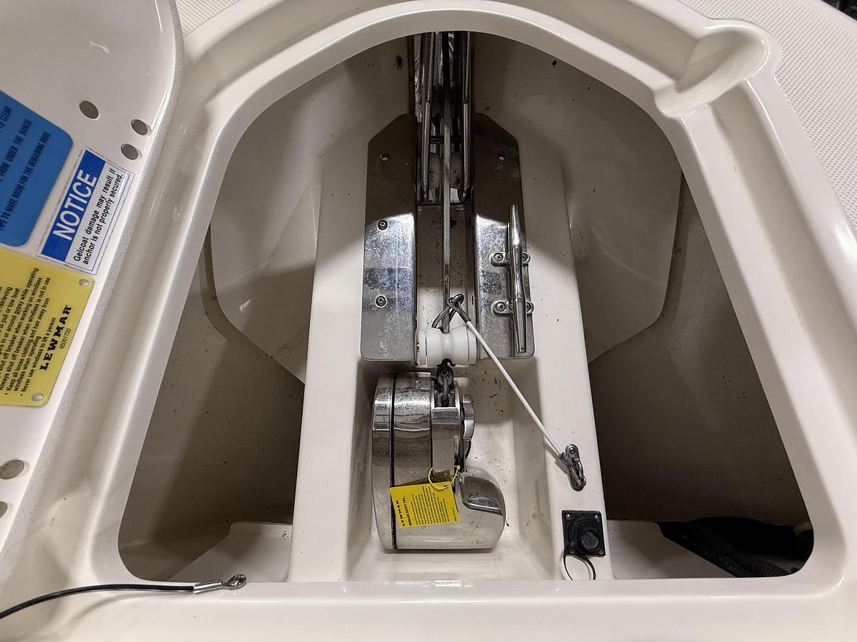 Used 2014 Pursuit 265 DC