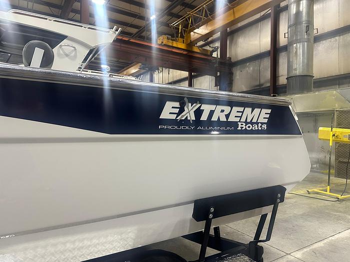 2025 Extreme Boats 645 Centre Console