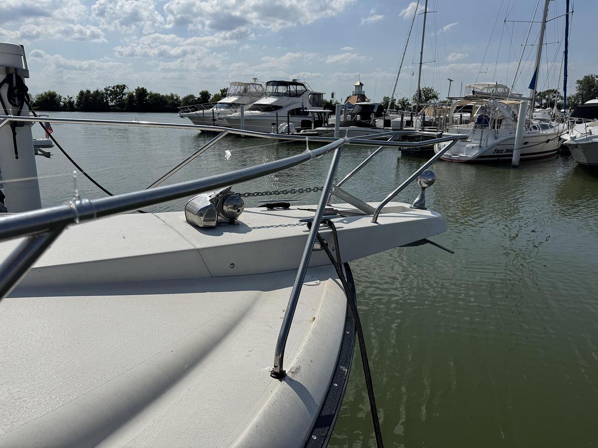 Used 1990 Silverton 34 Express