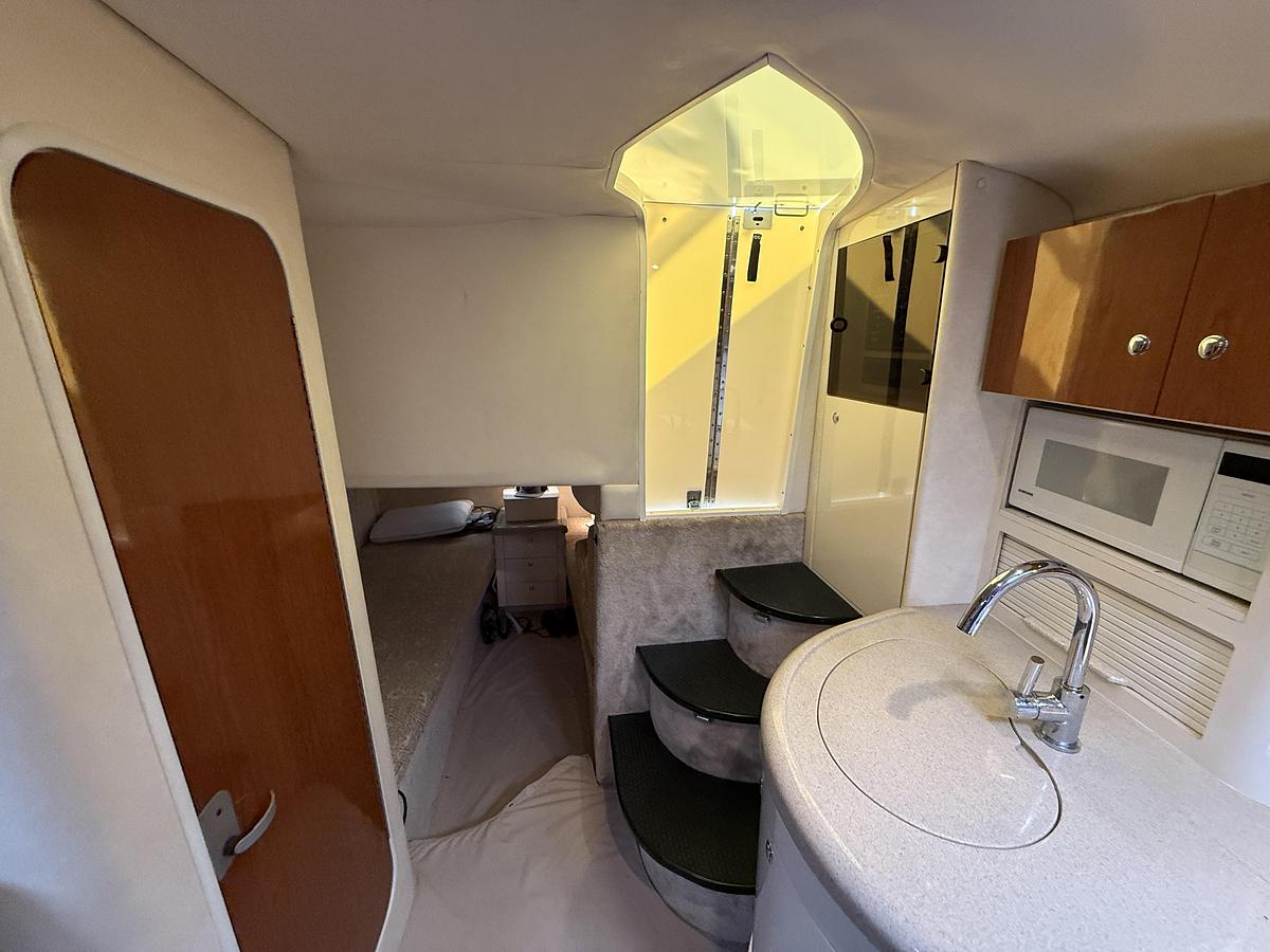 Used 2000 Monterey 322 Cruiser