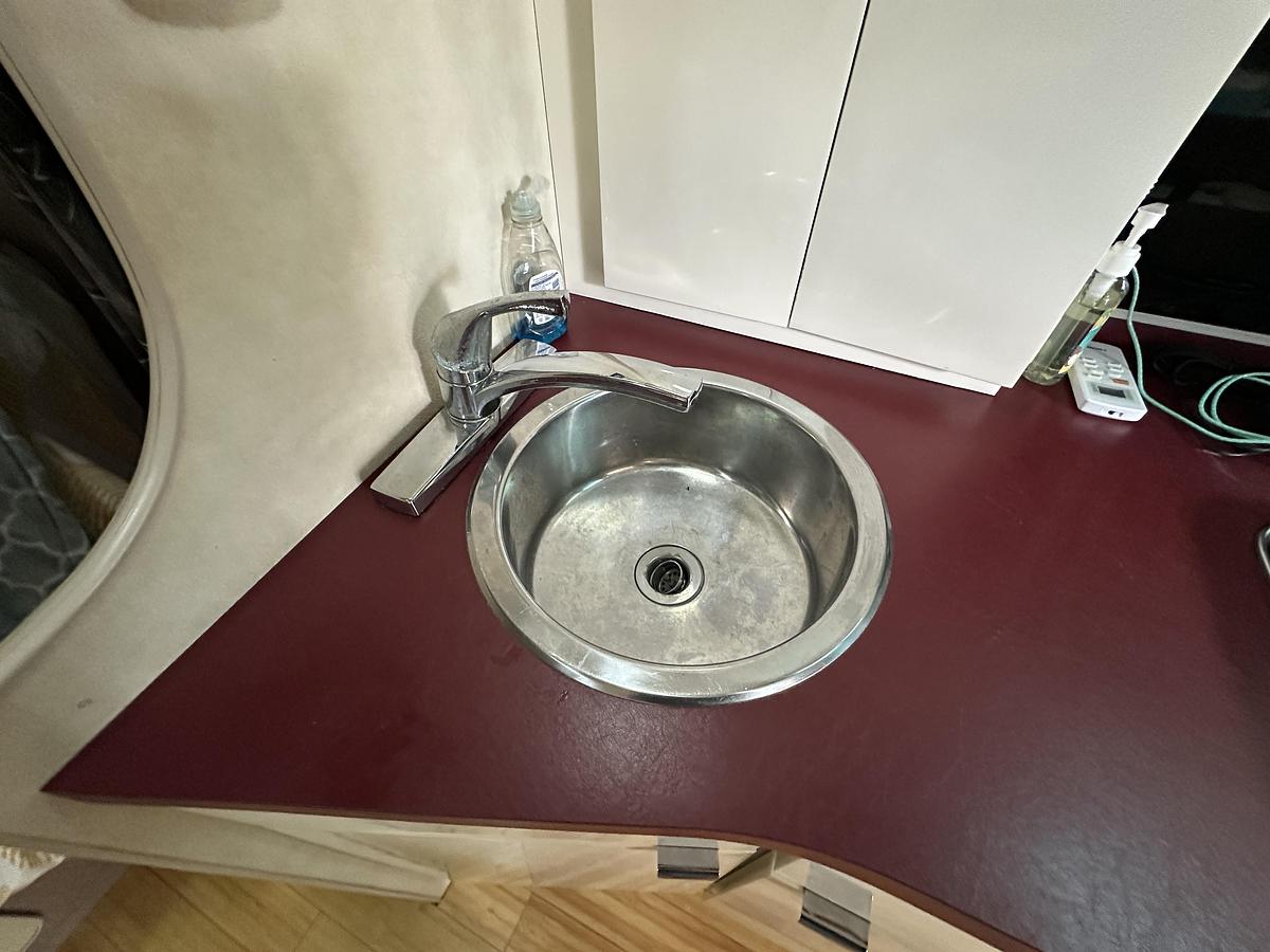 Used 1990 Silverton 34 Express