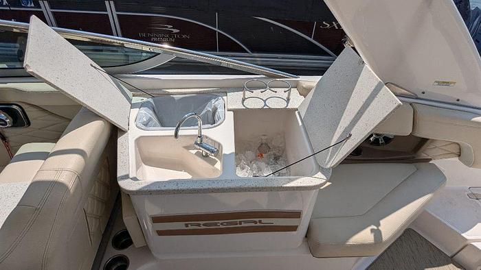 Used Regal 26 FasDeck