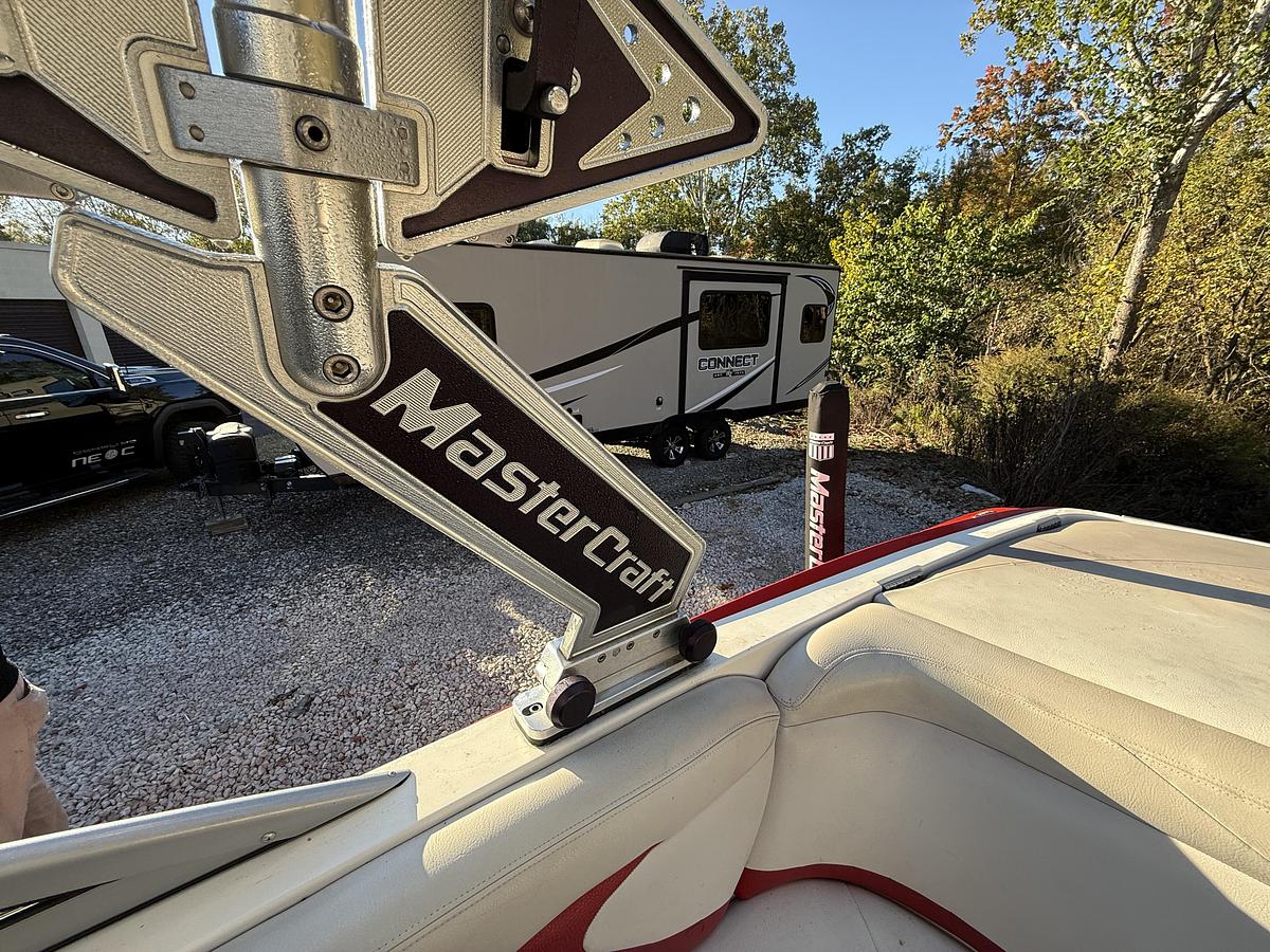 Used 2008 Mastercraft XStar 23'