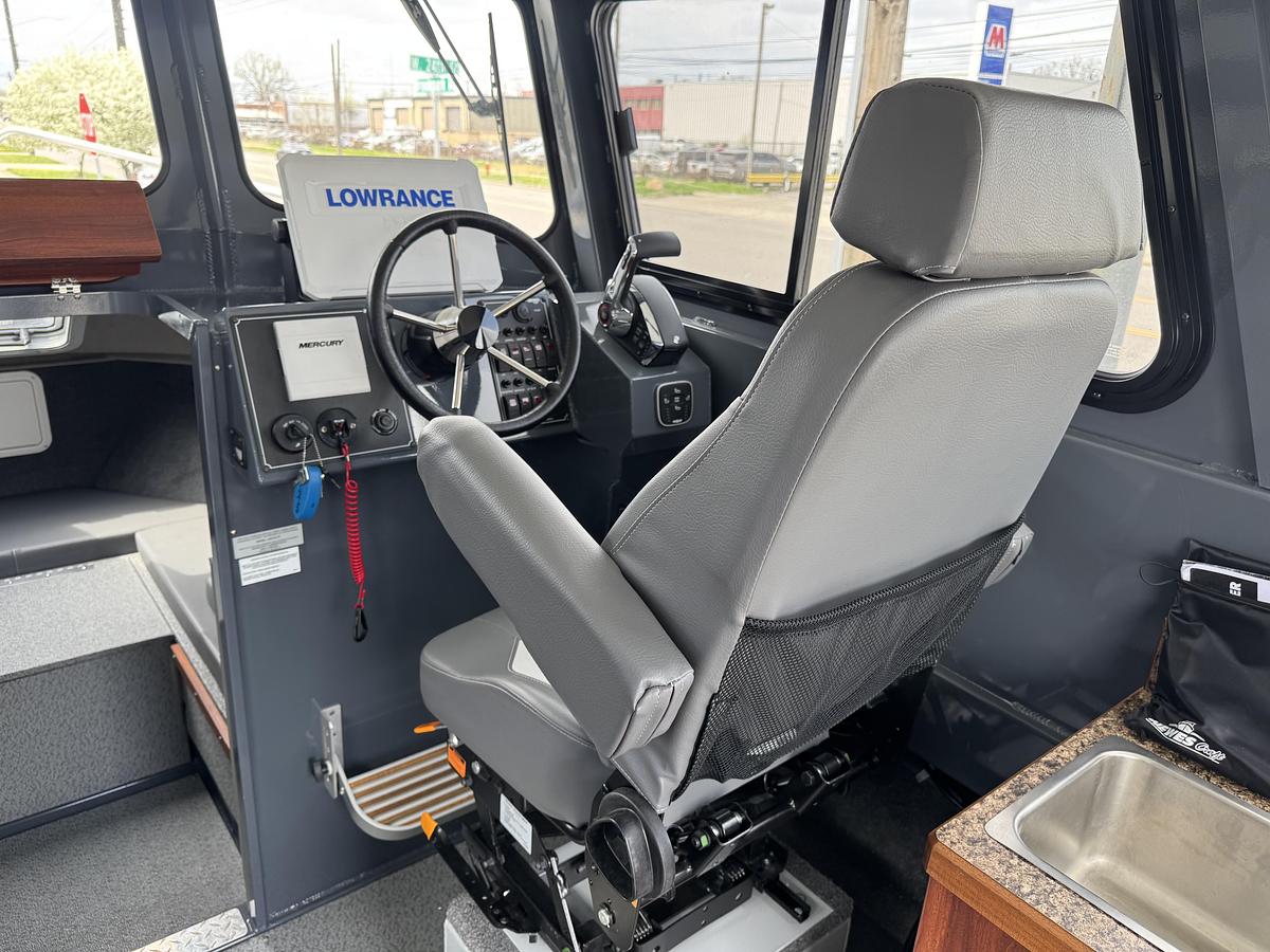 Used 2025 Hewescraft 240 Pacific Cruiser Hardtop