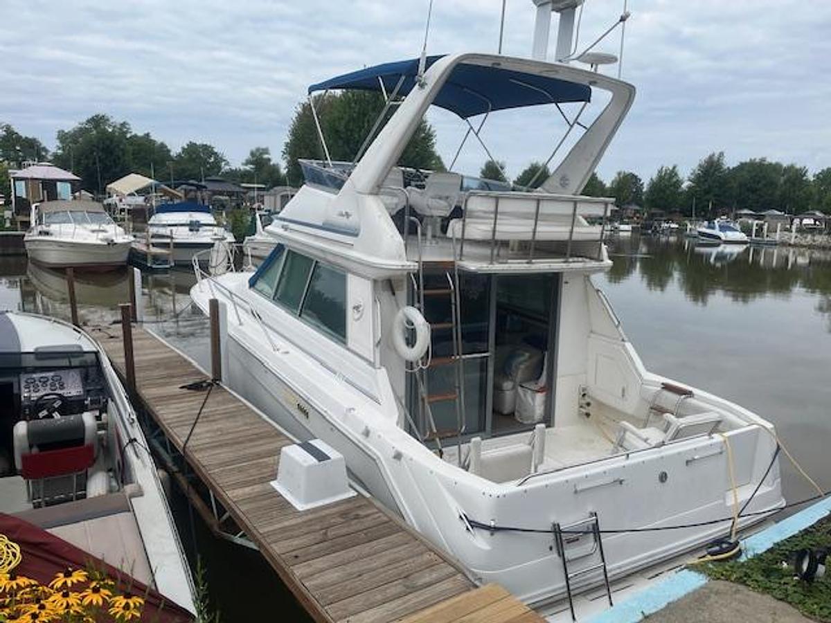 Used 1991 Sea Ray 370 Sedan Bridge