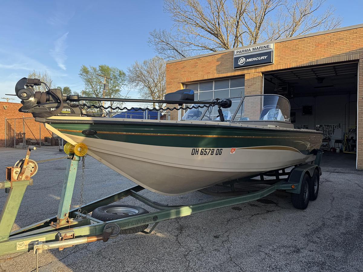 Used 2003 Crestliner 202 Tourament Side Console