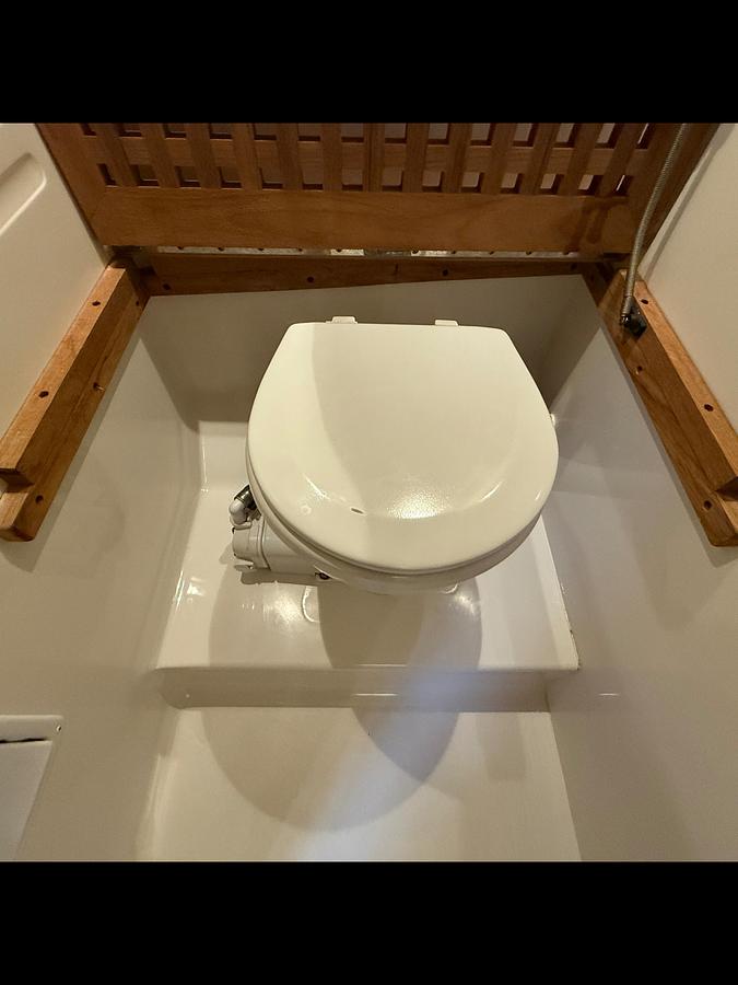 Used 2000 Monterey 322 Cruiser