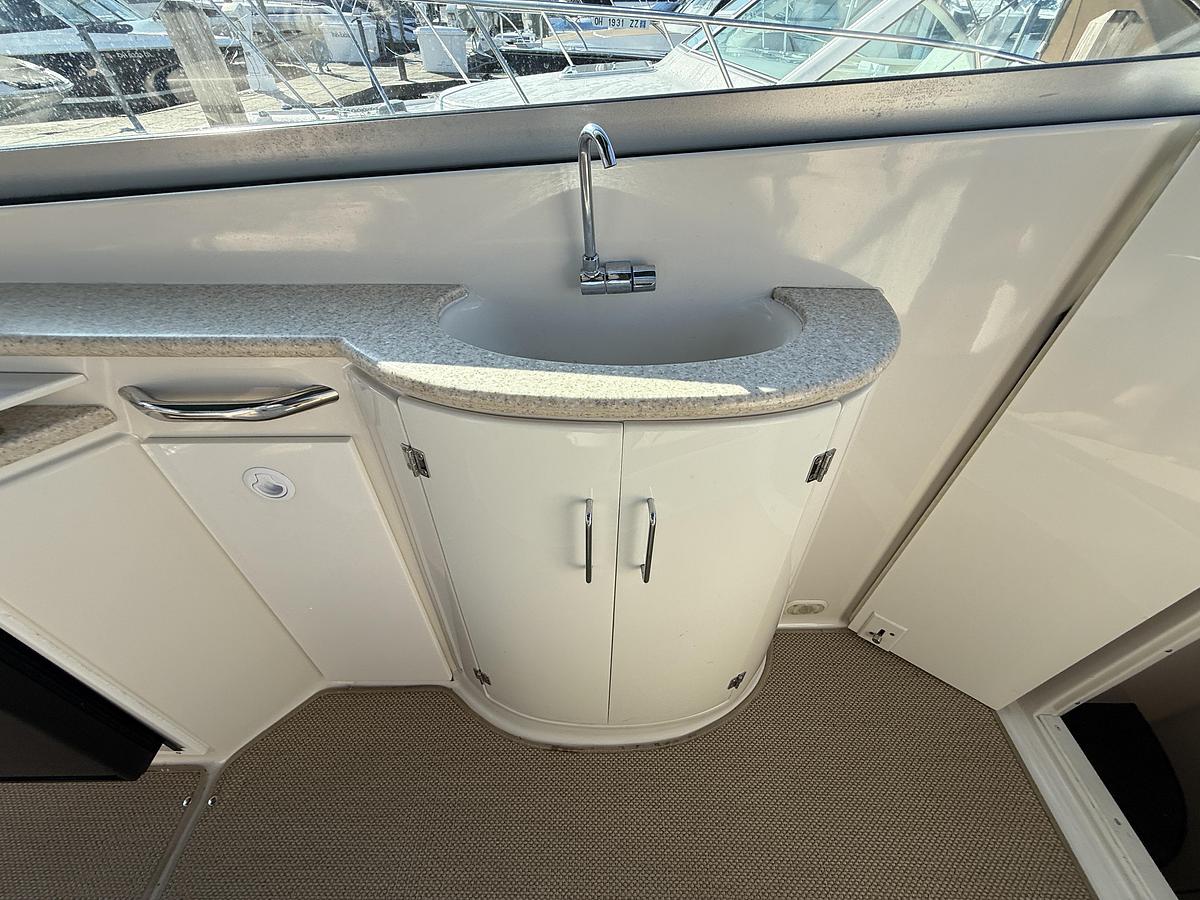 Used 2000 Monterey 322 Cruiser