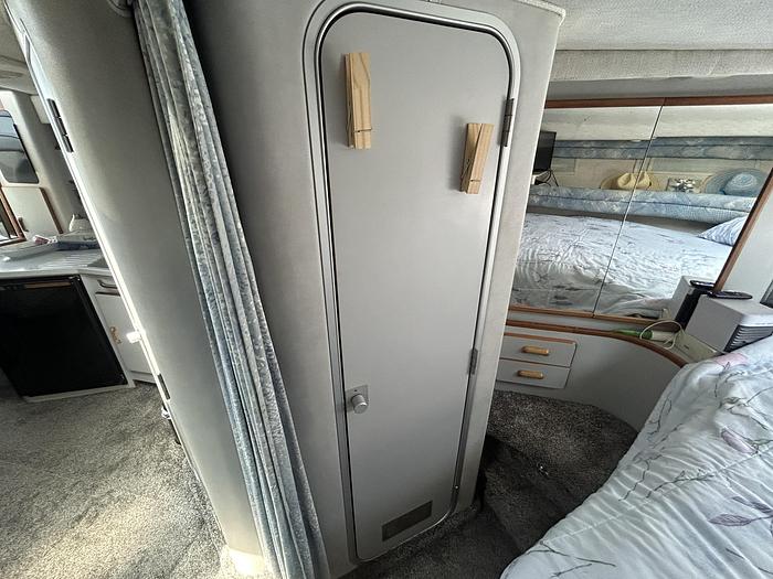 Used 1990 Sea Ray 350 Sundancer