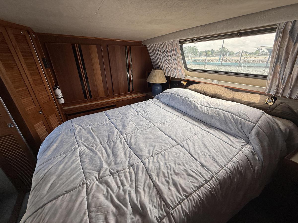 Used 1986 Sea Ray 410 Sundancer