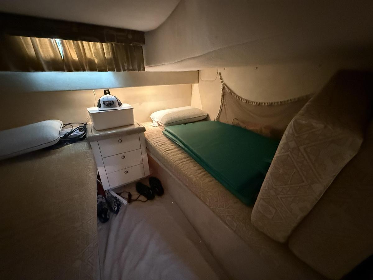 Used 2000 Monterey 322 Cruiser