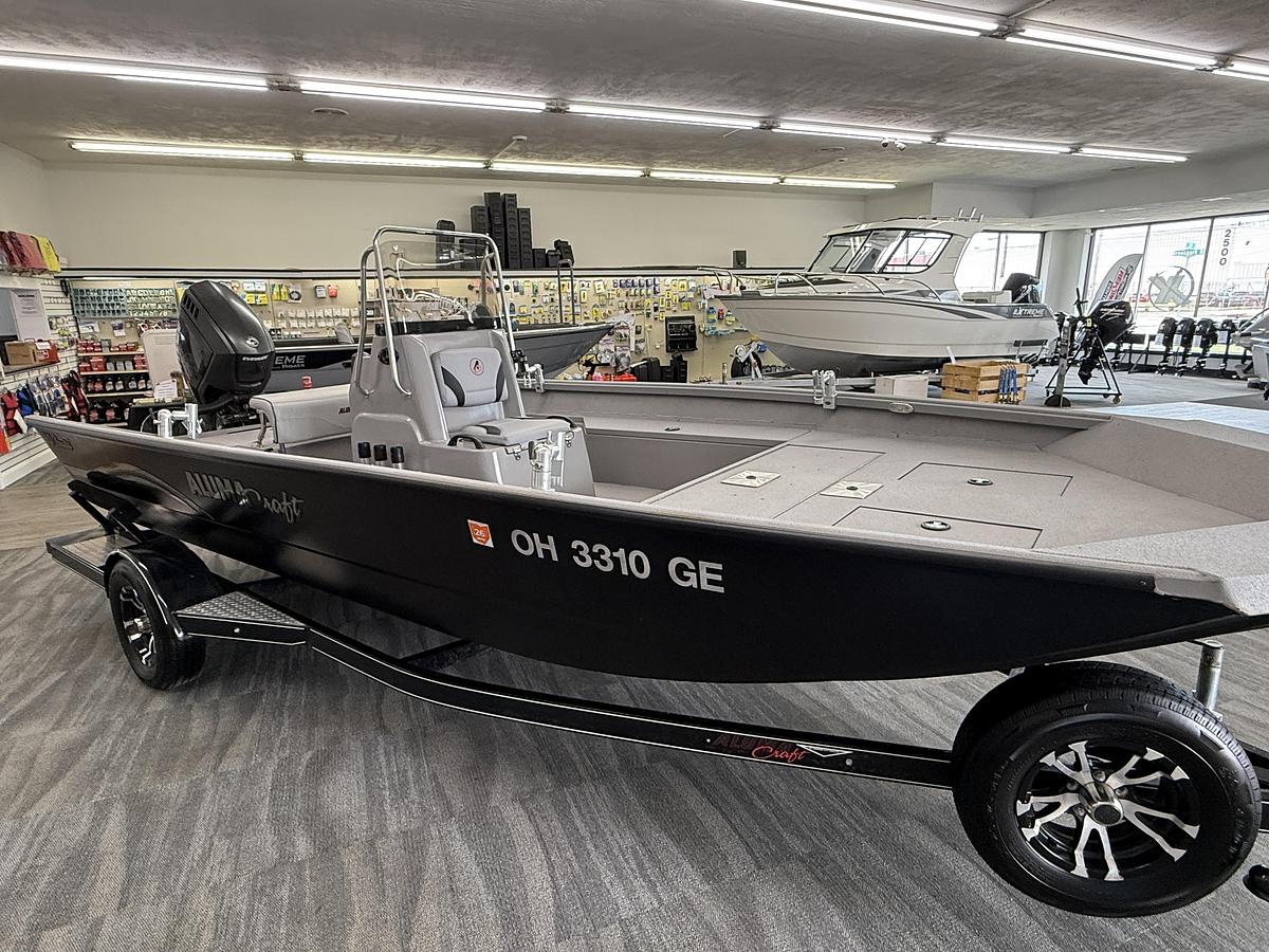 Used 2020 Alumacraft 20 Bay