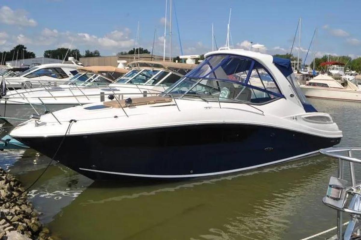 Used 2017 Sea Ray 330 Sundancer
