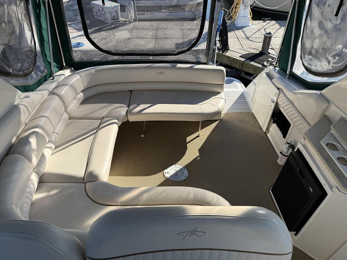 Used 2000 Monterey 322 Cruiser