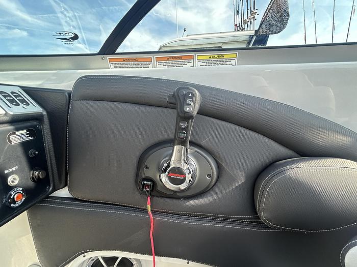 Used 2022 Crownline E285