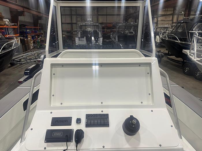 2025 Extreme Boats 645 Centre Console