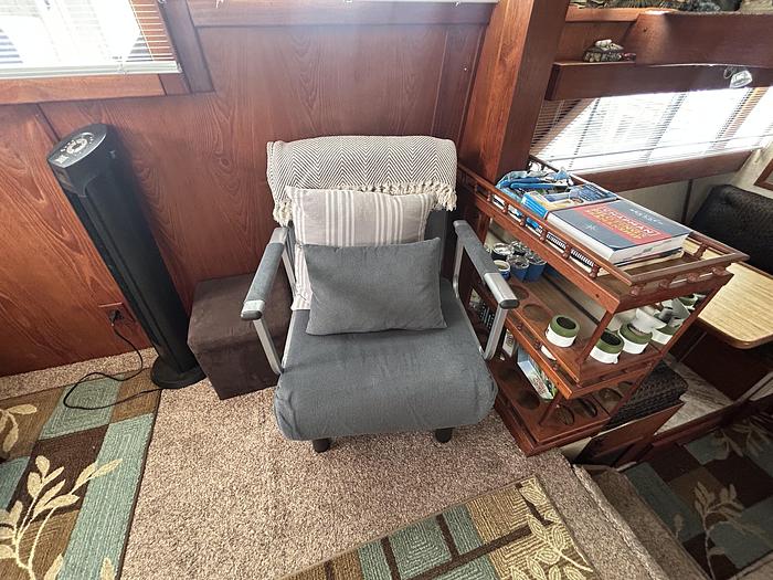Used 1986 Marinette 39' Double Cabin