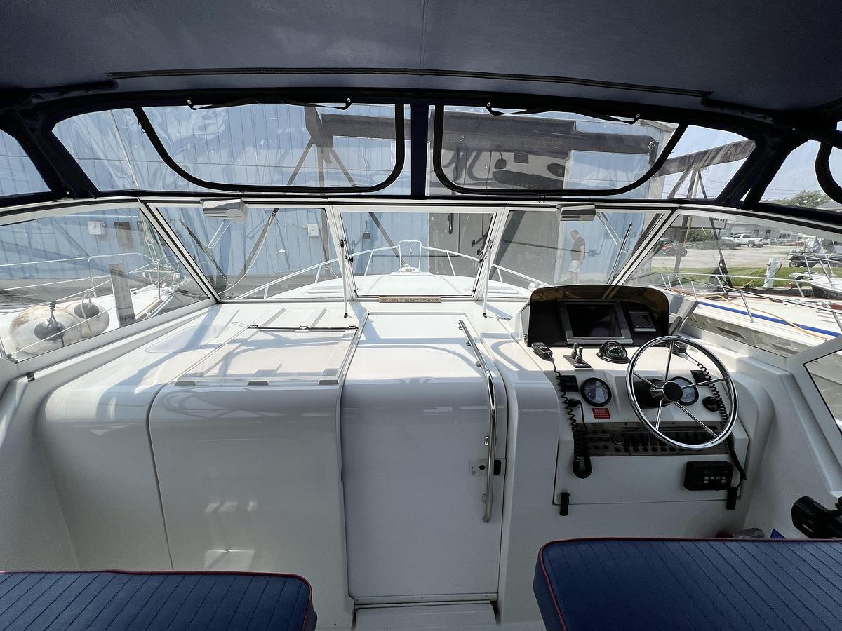 Used 2001 Mainship 34 Pilot